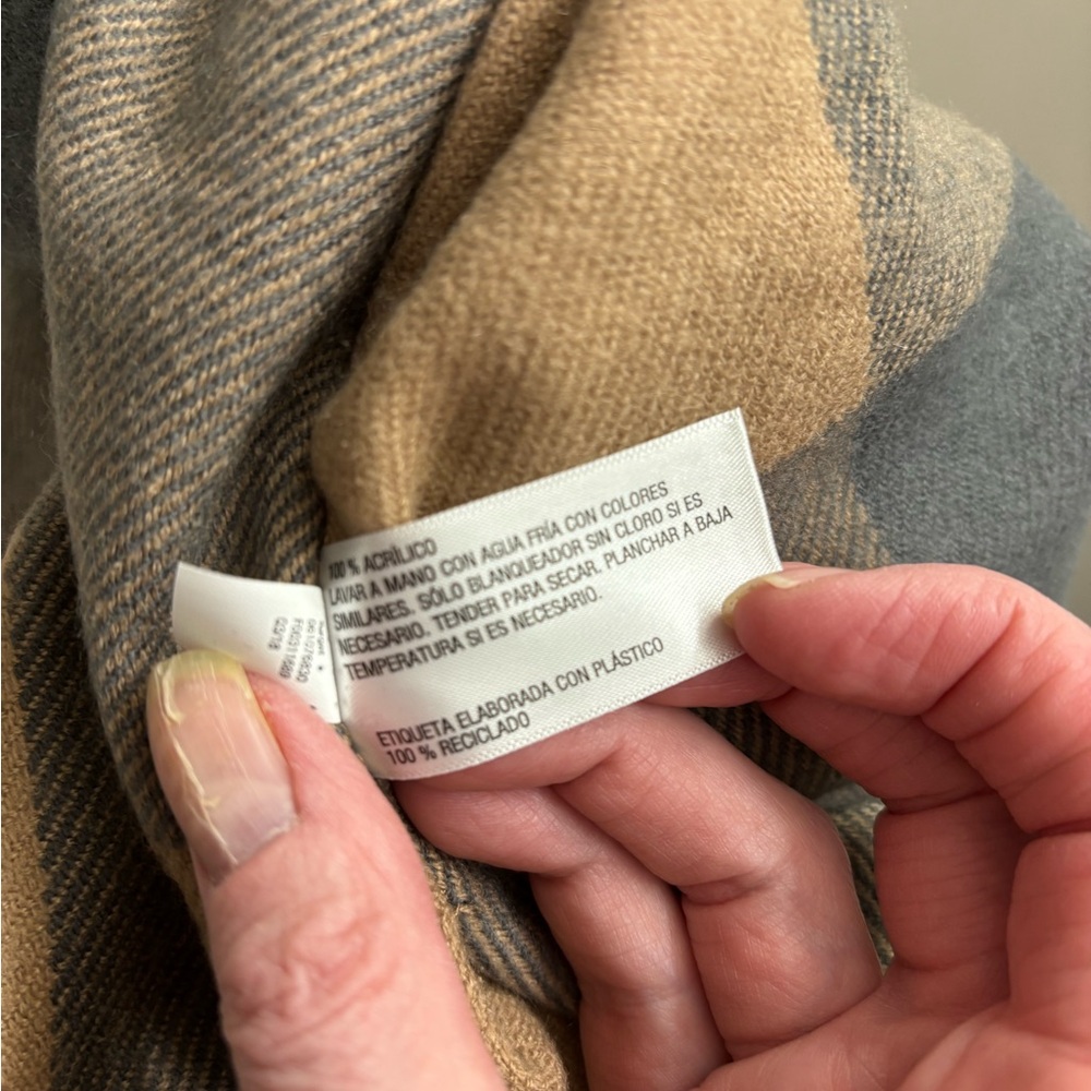 A New Day poncho - one size fits most - Picture 7 of 9